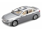 Модель автомобиля BMW 5 Series Saloon Titanium Silver, Scale 1:18
