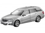 Модель Mercedes-Benz E Class Avantgarde Estate in Silver, Scale 1:18