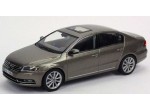 Модель автомобиля Volkswagen Passat Saloon, Scale 1:43, Brown
